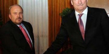 Nano ik, pastaj u bë mik. Meta ik pastaj u bë mik…