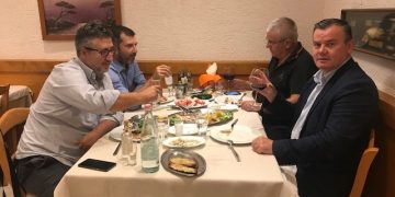 Bindet edhe kritiku Nikoll Lesi, merr në mbrojtje Ramën: Po na mbron në këto ditë të vështira, Basha të mos bëjë protoganizëm politik, se po ia fut kot