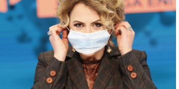 VIDEO/ Lulzim Basha i dërgon SMS live Eni Vasilit: Zoti Rama, a je gati të më lësh mua të bëhem kryeministër? (Vasili pastaj e mohon)