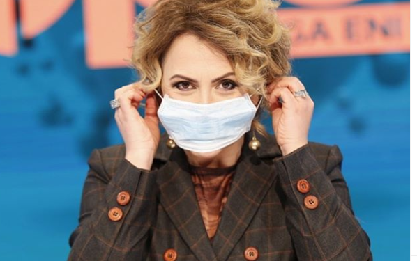 VIDEO/ Lulzim Basha i dërgon SMS live Eni Vasilit: Zoti Rama, a je gati të më lësh mua të bëhem kryeministër? (Vasili pastaj e mohon)