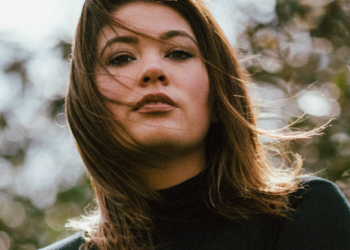 Për të gjithë meshkujt palaço që ngrejnë dorë mbi femrat