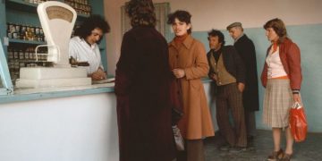 Nuk mjafton ushtria dhe gjobat! Shqiptarët të pandërgjegjësuar dhe të pabindur për distancën dhe masat