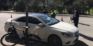 Aktori i TV Klan sfidon Policinë e Shtetit: Del shëtitje me makinë i sapo kthyer nga Italia