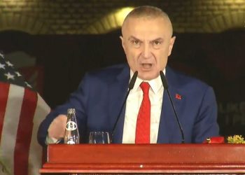 Meta premton shpërndarjen e parlamentit