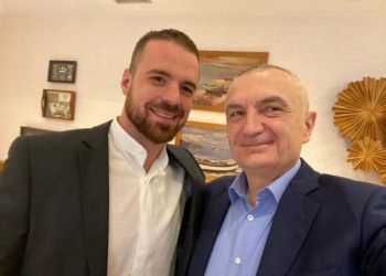 “Lindur e rritur në Gjermani”: Mashtrimi i Metës, me boksierin që e kishte në ballë të mitingut