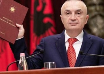 Ilir Meta vazhdon “avazin” edhe nga Gjiri i Lalzit: Kthen në Kuvend ligjin për pronat me të njënjtat argumente