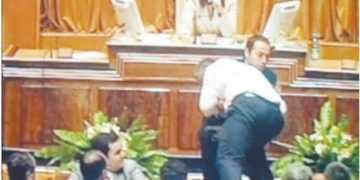 Kërcënimi: A mundet Ilir Meta të futet fizikisht në Parlament?