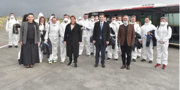 Mediat italiane dhe botërore prej tri ditësh “ngrejnë në qiell” mjekët shqiptarë, portalet në Shqipëri i nxijnë nga inati i Ramës