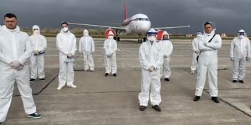 Rama përcjell 30 mjekët për në Bergamo: Sot të gjithë jemi italianë, të dëmtuar nga lufta janë edhe shqiptarët që jetojnë aty