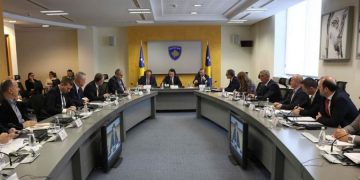 Merret vendimi, Albin Kurti heq taksën ndaj Serbisë