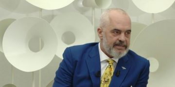 ”Rasti i parë në historinë e demokracisë botërore”, Rama: Mitingu i Metës madhështor për nga unikaliteti dhe…