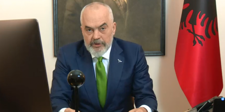 Qytetari nuk bindet që i telefonon Rama: S’ma merr mendja që je Edi, të puth nga larg kushdo qofsh