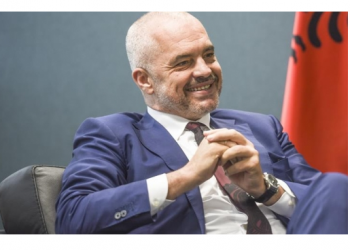 Politikani më i djathtë, kryetari i PS, Edi Rama