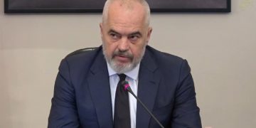 Rastet e para me koronavirus: 28 vjeçari infektoi babanë