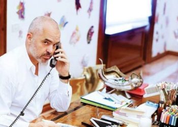 “Alo, Edi Rama të shqetëson”! Qytetarja nuk e beson: Vërtetë?!