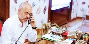 “Alo, Edi Rama të shqetëson”! Qytetarja nuk e beson: Vërtetë?!