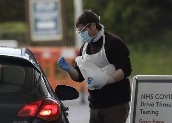 Testi që për 3 minuta të tregon se je pozitiv dhe për 13 minuta që je negativ