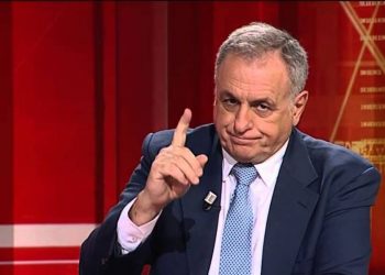 Këshilltari Henz qetëson Tritanin: Preshi është armiku i koronavirusit në Lushnjë