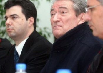 Familjarët e dëshmorëve të 21 Janarit apel prokurorisë të marrë të pandehur Berishën dhe Bashën: Padia e re pas vendimit të Gjykatës së Lartë