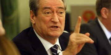 Ligj në Kuvend për përjashtimin e Sali Berishës nga politika, kategoritë e tjera që ‘digjen’ me të shkuar komuniste