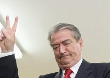 Turp! Nga Berisha, Tritan Shehu tek Vasili: 7 mjekët e opozitës që kanë përfunduar në “kone” me kritikat nga kolltuku, në vend t’i bashkohen frontin kundër COVID-19