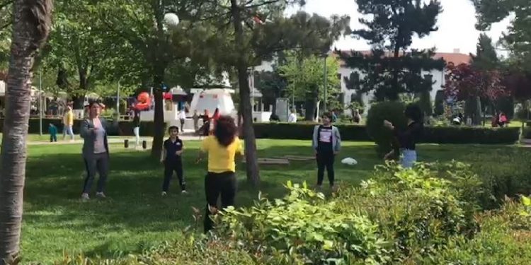 E diela për nënat me fëmijë deri në 10 vjeç, nesër liri deri në 11:00, Rama: Ne burrat punë shtëpie