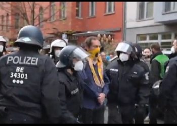 Protesta në Berlin kundër mbylljes, arrestohen 100 persona