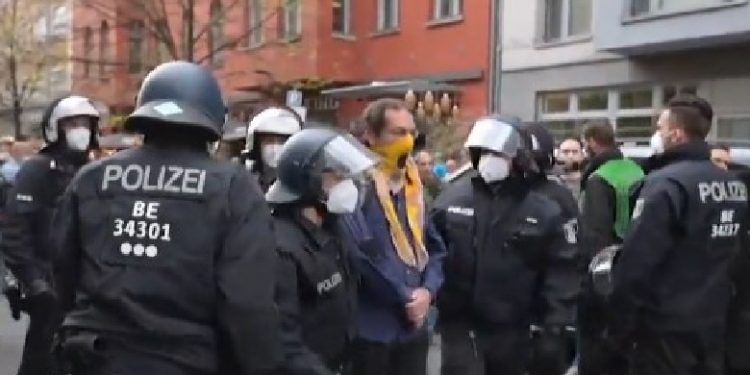 Protesta në Berlin kundër mbylljes, arrestohen 100 persona