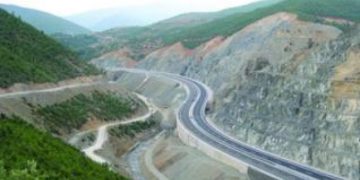 Rama poston videon: Rruga e Abërit po merr formë!