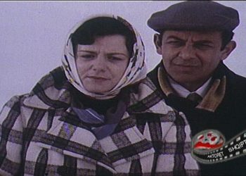 Në kujtim të Rikard Ljares! Historia e dashurisë që lindi nga një film dhe kërkesa për portretin e tij: “Të vogël, sa më të vogël. Ose, e di ç’ke ti, miku im, lëre fare pa kornizë!”.