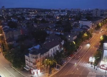 Opozita proteston në Serbi: Po rikthehen vitet ‘90, po burgosemi 80 orë