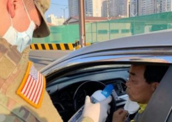 ‘Testi i uthullës’, mësoi si funksionon taktika që aplikon ushtria amerikane për të zbular personat e infektuar nga COVID-19