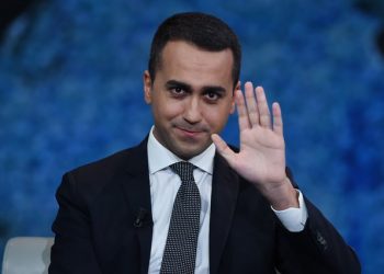 Ministri i Jashtëm i Italisë falenderon shqip me dorën në zemër dhe ndan një lajm të mirë