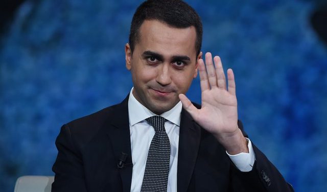 Ministri i Jashtëm i Italisë falenderon shqip me dorën në zemër dhe ndan një lajm të mirë