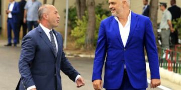 Rambo të “shkrinë gazit”! A ka ndikuar miqësia me Metën dhe Berishën në përplasjen me Ramën?! Ramush deklaron se Rama do shiste… Kosovën!