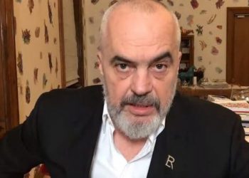 Rregullat e reja për fundjavën/ Rama del me njoftimin e fundit për qytetarët: Vetëm këto dy kategori do dalin të shtunën, e diela e gjithë mbyllur (Urdhri për ushqimoret dhe farmacitë)