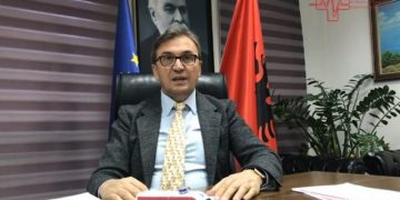 Skënder Brataj tregon si është trajtuar në kushte shtëpie: “Temperatura më shkoi deri në 39.6” por tani…”