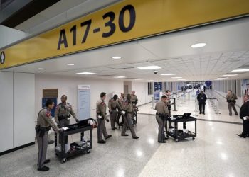 Çfarë u fsheh dhe pse nuk u ndalua Kina? 430 mijë njerëz udhëtuan drejt SHBA pasi u shfaq koronavirusi