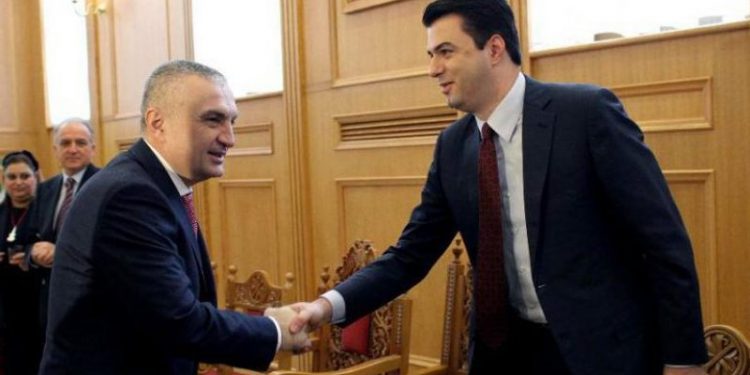 Kim prish planet e opozitës për të përfituar politikisht nga Covid-19: Ultimatumi amerikan ndryshon qëndrimet e Ilir Metës dhe PD