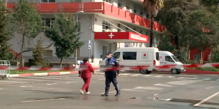 “Mbushi 3 ditë pa asnjë humbje jete nga Covid-19”! Zëri i Amerikës tregon se çfarë po ndodh në Shqipëri