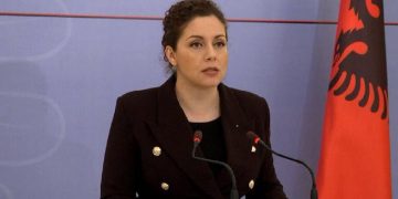 Ministrja Xhaçka publikon pamjet dhe jep njoftimin e rëndësishëm: “Së shpejti banesa të reja”!
