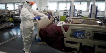 Trajtimi eksperimental te pacientët me koronavirus që po i kthen shpresën Italisë