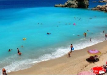 “Në këtë muaj do të nisim me fluturimet për turistë të huaj që mund të vijnë në Shqipëri”