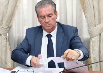 Çfarë po ndodh me shëndetin e deputetit?!