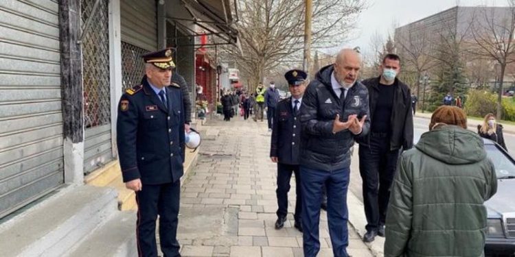 Fundjava në izolim për të gjithë me përjashtim të pensionistëve! Rama jep lajmin: Ja orari kur lejohen të dalin