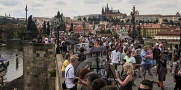 Gjykata rrëzoi kufizimet e Covid-19: Qeveria anulon të gjitha masat ndaj lëvizjes