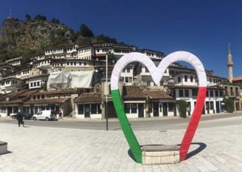 Mesazhi solidarizues në kohë pandemie që vjen nga Berati për Italianë: “Një zemër që rreh për dy kombe”