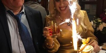 Karantina e biznesmenes shqiptare: Të kesh burrin në shtëpi 24 orë, hall i madh. Tani i besoj kushërirat e komshiet, kur thonin se na ka gjet belaja