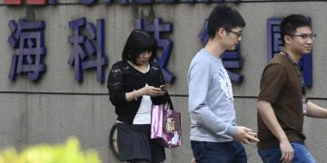 Prodhuesi më i madh i Iphone në botë do ndryshojë fokusin: Për 4 javë fillon prodhimi i ventilatorëve anti-Covid