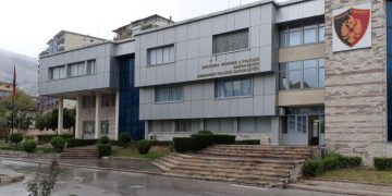 Mjeku Pipero tregon pse nuk ka të infektuar në jug